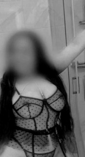 SALOME , CHICA LATINA EN BUSCA DE DIVERSIóN