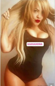 KASSANDRA , MADURA EXÓTICA VEN PARA QUE COMPRUEBES UN FRANCÉS NATURAL EN ALUCHE