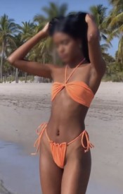 CHANEL , MORENA HERMOSA Y MORBOSA EN ARENAL