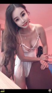 安娜 , 两个新来的亚洲女孩的照片是1