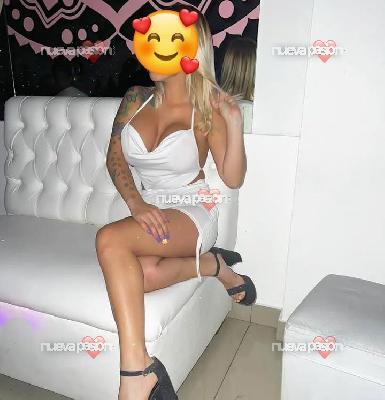Rubia extrovertida
